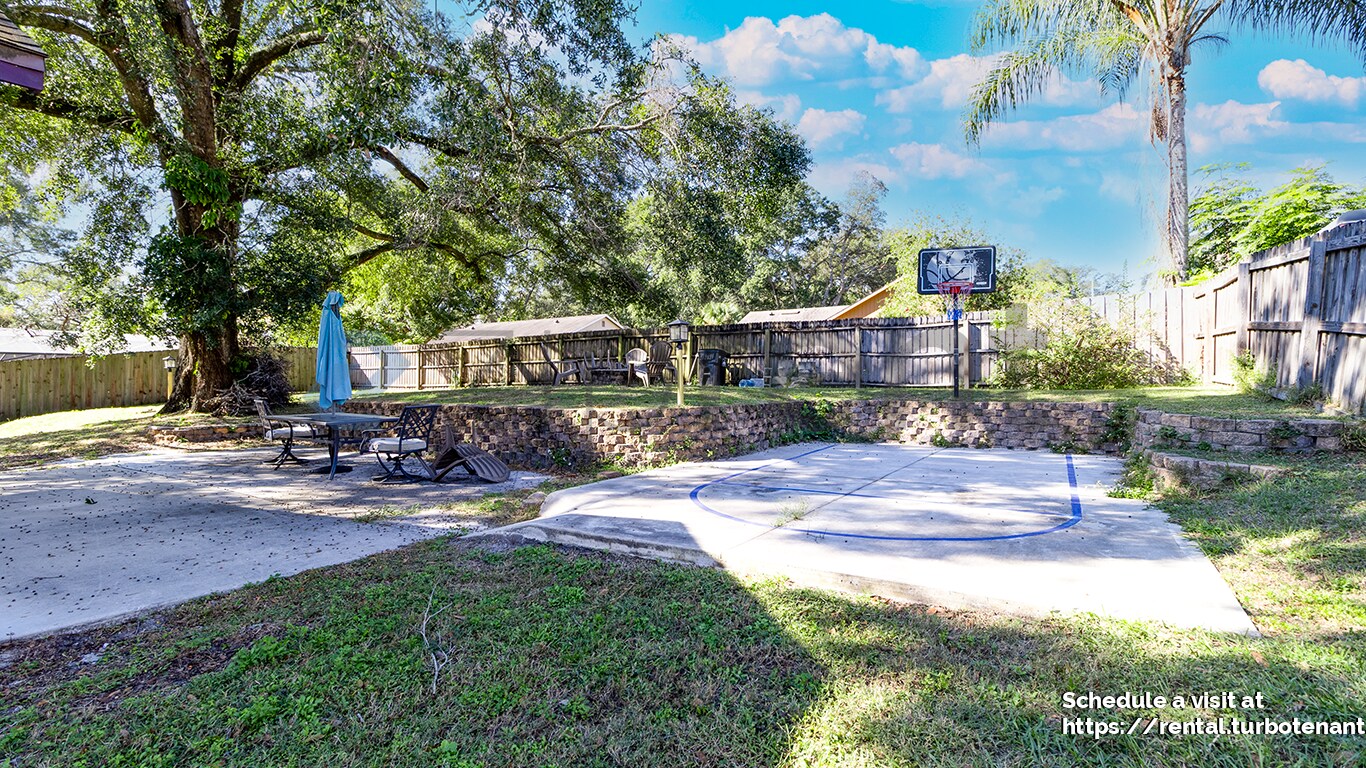 Building Photo - 5444 Lighthouse Rd