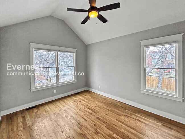 Building Photo - 902 Cheatham Pl