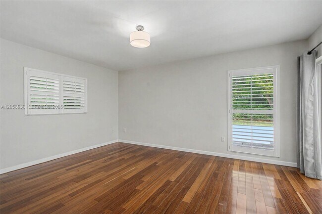 Building Photo - 15540 SW 82nd Ct