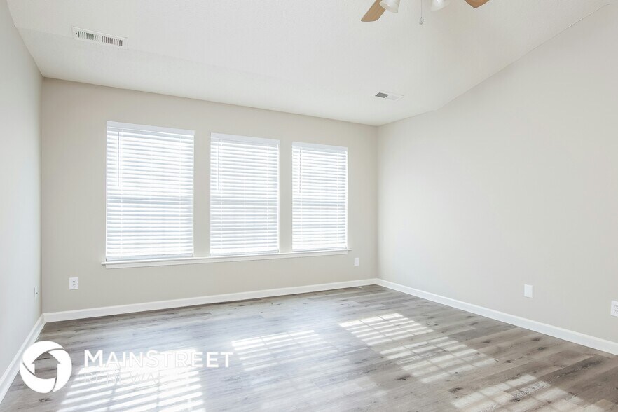 Building Photo - 3837 Raintree Dr