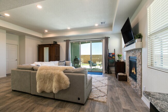 Building Photo - 2039 Lobo Trot Ct SE