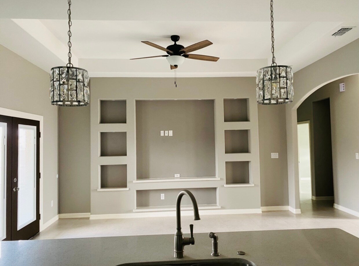 Building Photo - 3873 Tolosa St