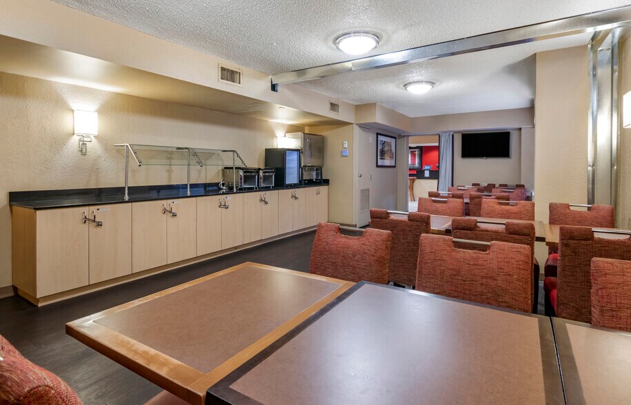 Building Photo - Furnished Studio-Orlando - Universal Studios - Major Blvd.