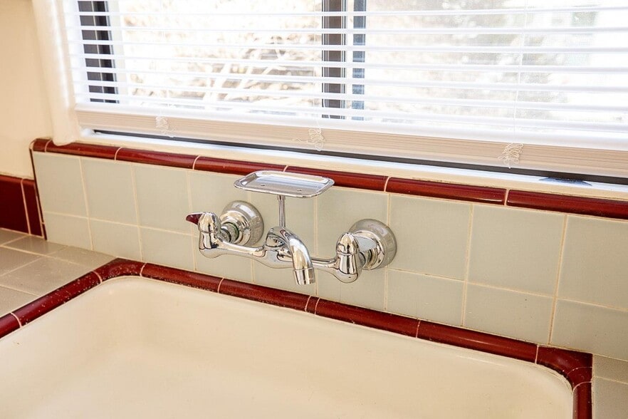 Building Photo - Remodeled 1BR Unit with Garage - Steps to BART in El Cerrito