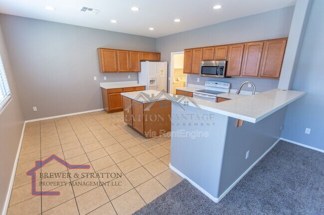 Building Photo - 6427 S 71st Dr