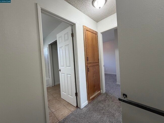 Building Photo - 1648 W N Bear Creek Dr