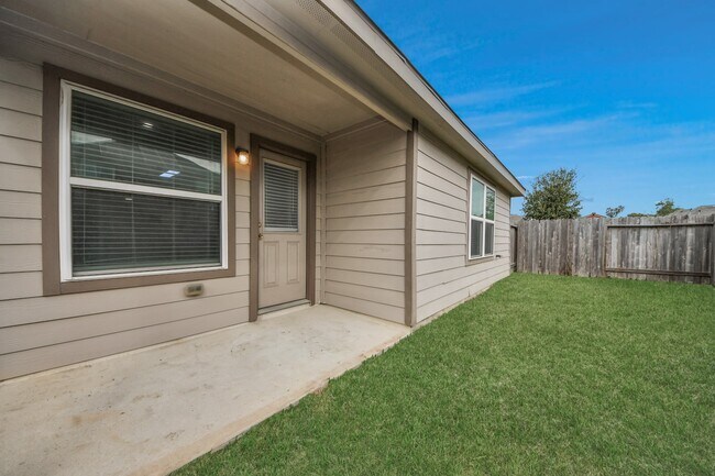 Building Photo - 10306 White Fir Villa Ave