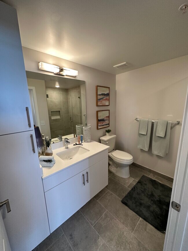 Building Photo - 2620 E Marina Bay Dr