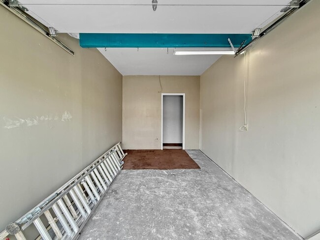 Building Photo - 4550 Opal St