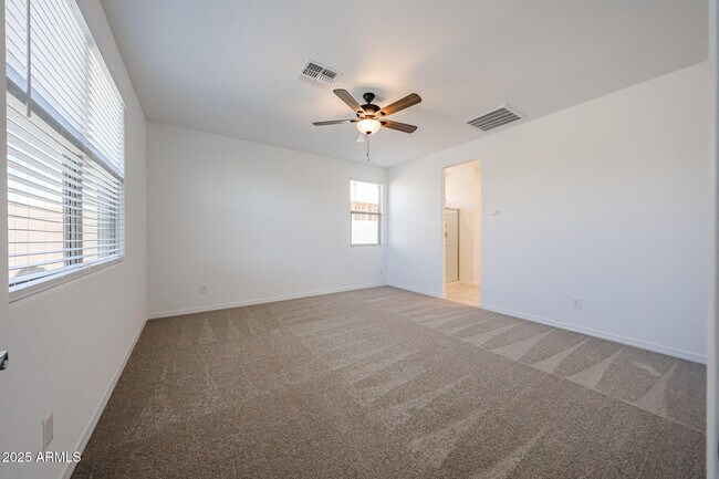 Building Photo - 25148 N 172nd Dr