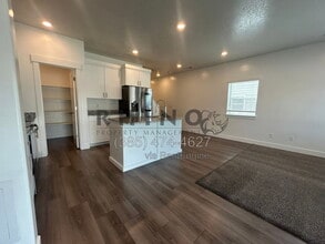 Building Photo - 352 E 1850 N