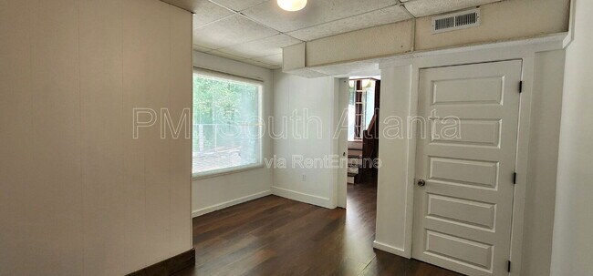 Building Photo - 6584 Walker Rd