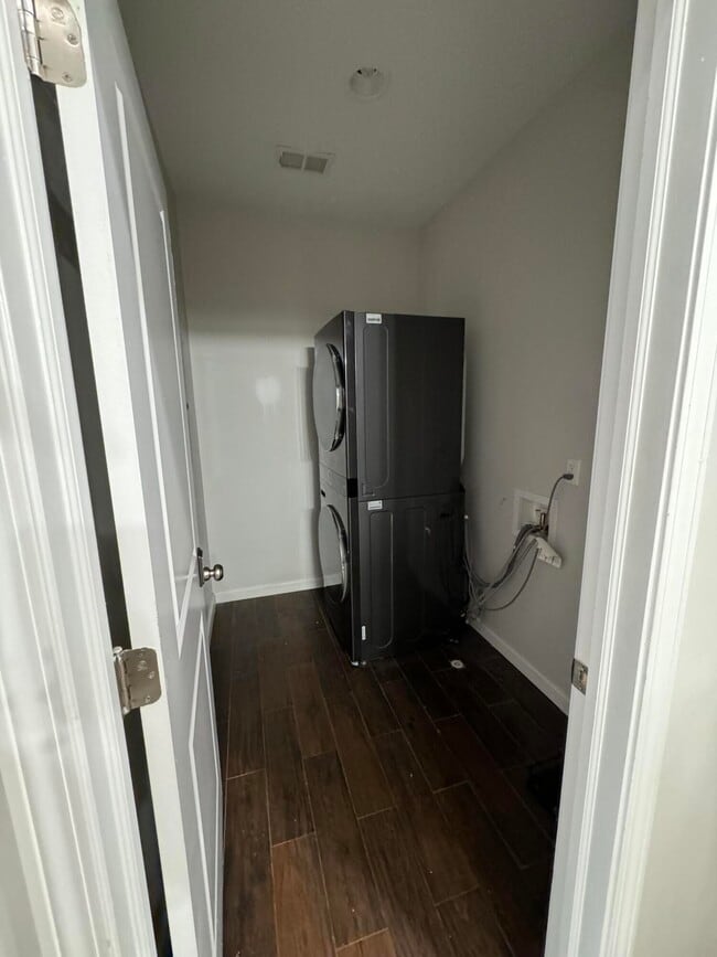 Building Photo - 413 Legato Dr