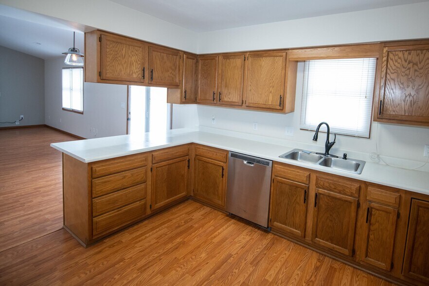 Building Photo - 116 Pierre Pl