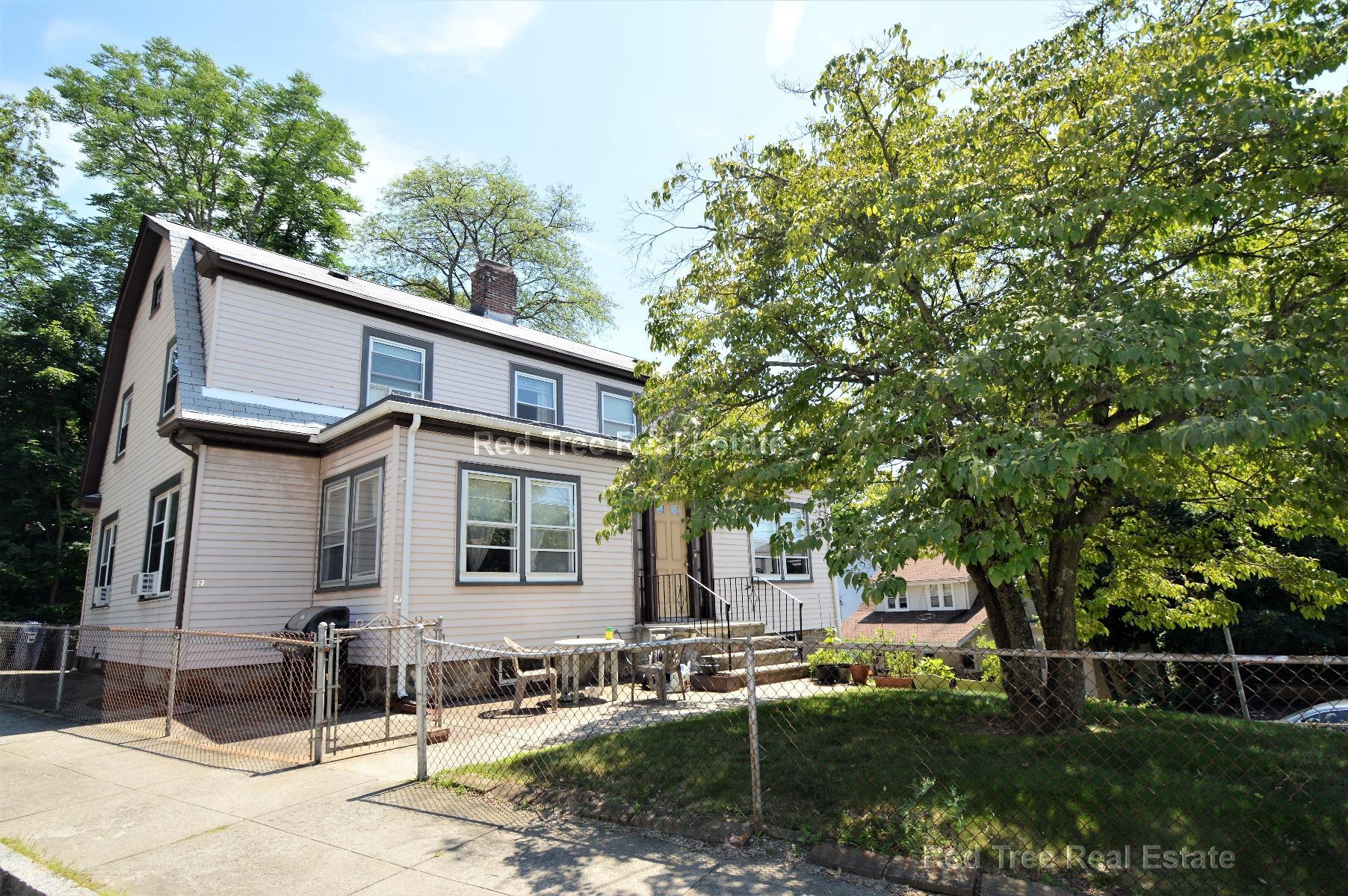 Building Photo - 27 S Crescent Circuit