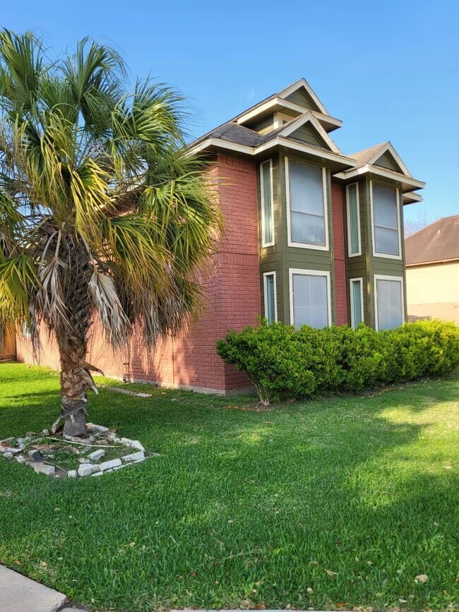 Building Photo - 14810 Rancho Vista Dr