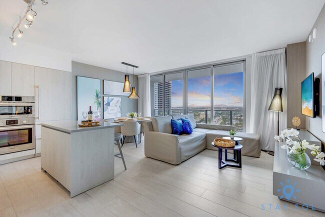 Building Photo - 4010 S Ocean Dr