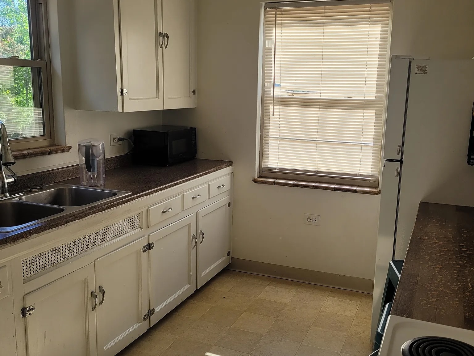 kitchen - 3648 Ames St