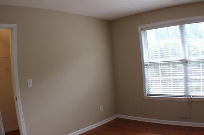 Building Photo - 437 Darter Dr NW