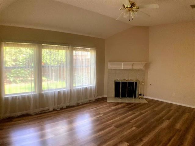 Building Photo - 4806 Redwood Dr