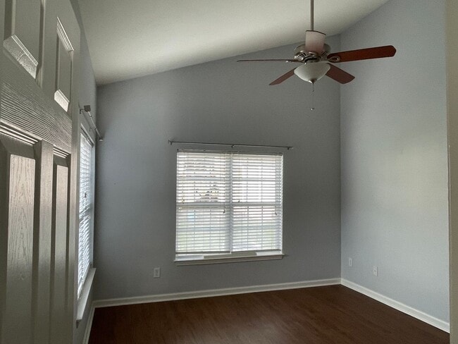 Building Photo - 221 Hibiscus Way