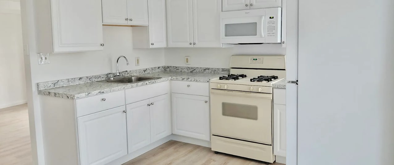 Building Photo - 301 Somerset St