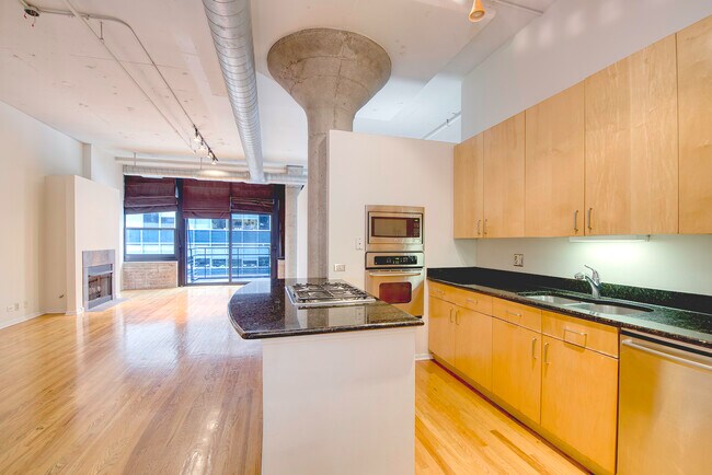 Building Photo - 130 S Canal St
