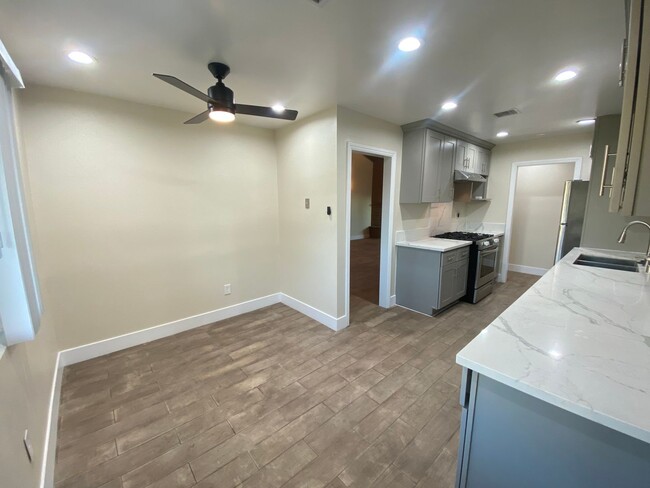 Building Photo - Beautifully Remodeled 3 Bedroom Anaheim Co...