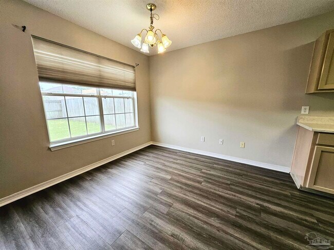 Building Photo - 3331 Two Sisters Wy