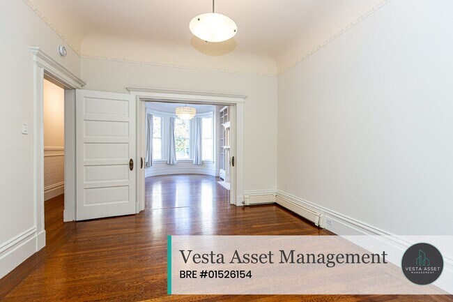 Building Photo - A Jaw-Dropping Light-Filled Three-Bedroom Home in the Heart of the City