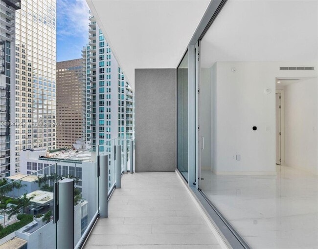 Building Photo - 300 Biscayne Blvd Way