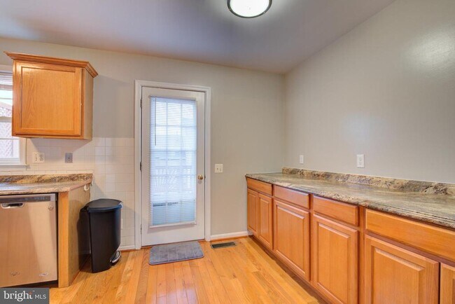 Building Photo - 4009 Timber Oak Trl