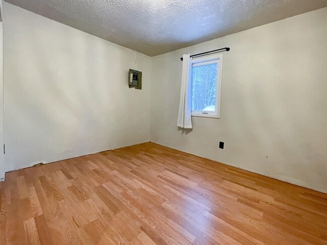 Building Photo - 2239 Independence Cir E