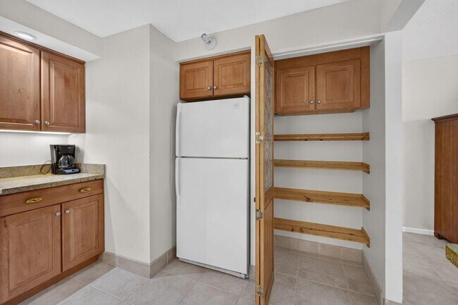 Building Photo - 2800 N Ocean Dr