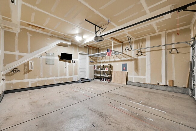 Building Photo - $2,550.00, 3 bed, 2.5 bath located in Colo...