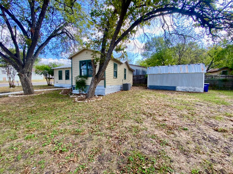 Building Photo - 414 Orange Ave