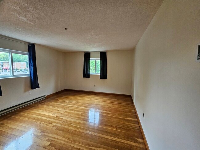 Building Photo - 150 Barham Ave