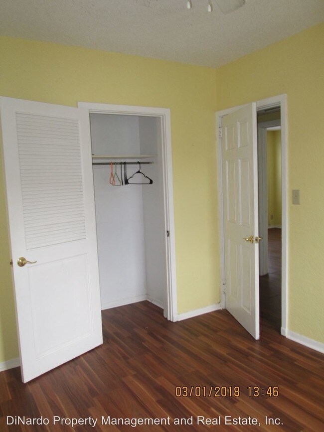 Building Photo - 66 Lucky Dr Front