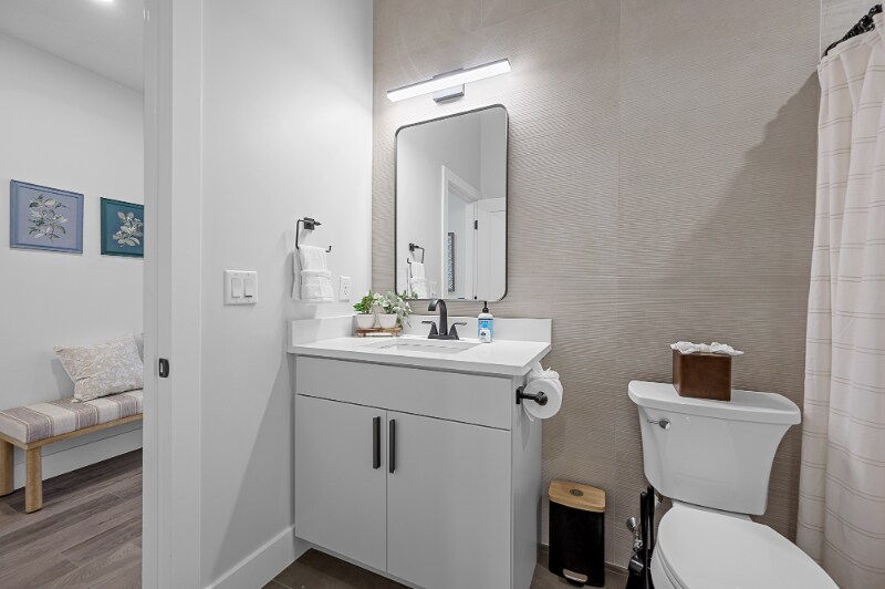 Building Photo - 416 Main St