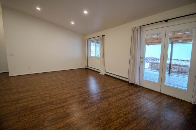 Building Photo - 609 Cobblestone Ct