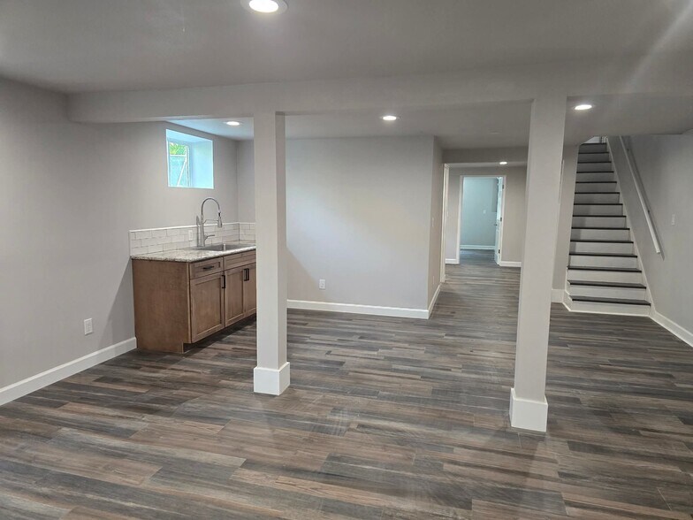 Building Photo - 1214 20th Ave