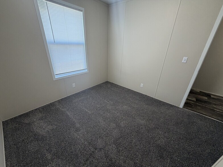 Building Photo - 38052 Johannes Dr