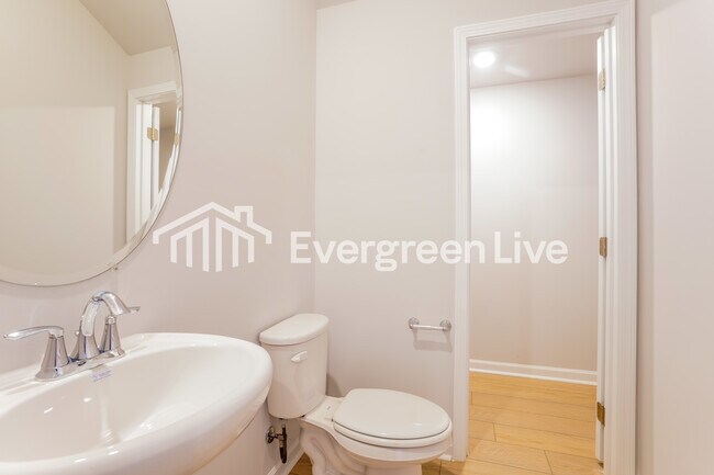 Building Photo - 178 Fenwick Pl