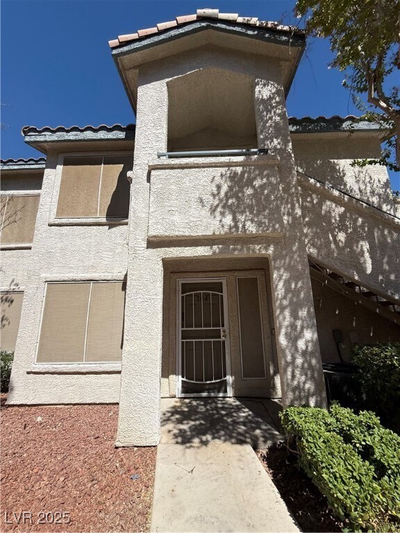 Building Photo - 3090 Tarpon
