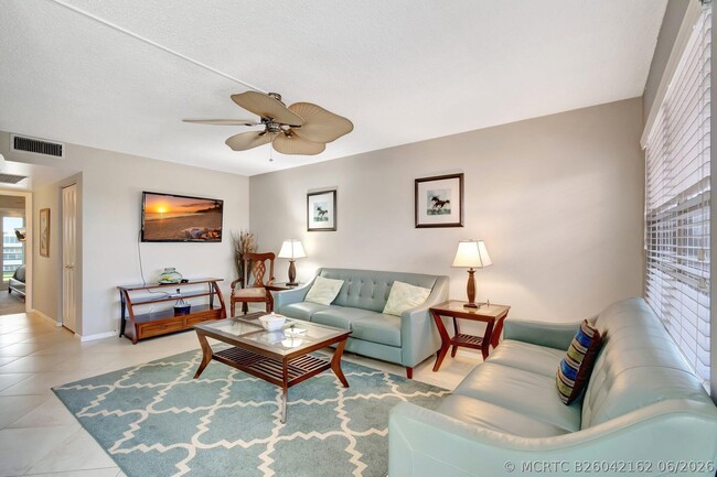 Building Photo - 4049 Wolverton C