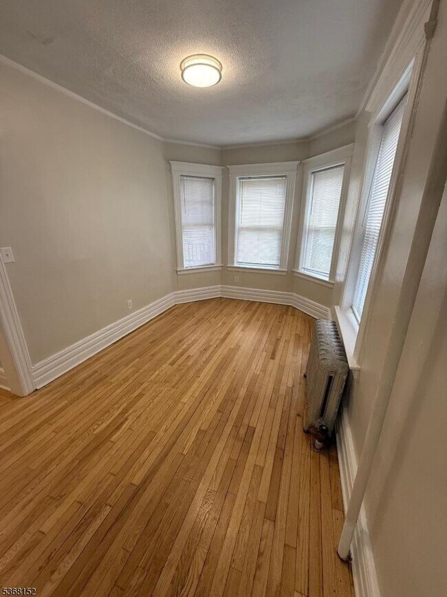 Building Photo - 570 Bloomfield Ave