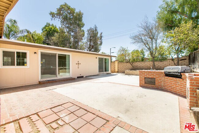 Building Photo - 27584 Onyx Ln