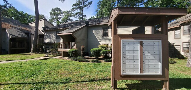 Building Photo - 12900 Walden Rd