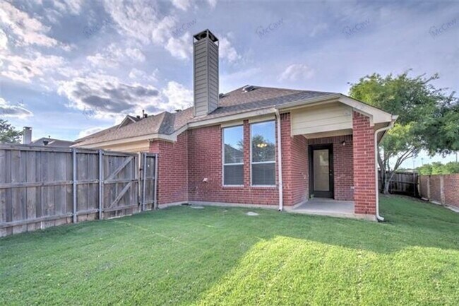 Building Photo - 7297 Chinquapin Dr