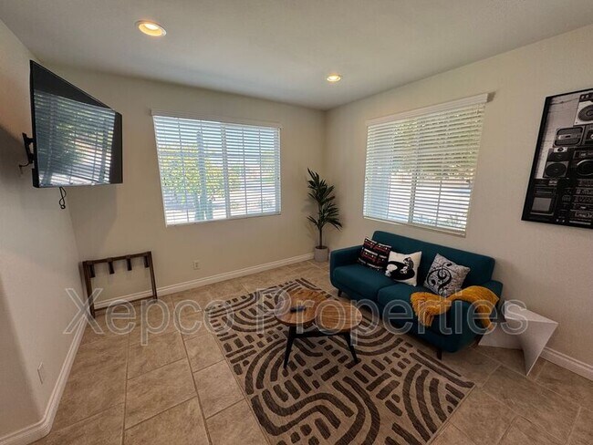 Building Photo - 80746 Diamondback Trail